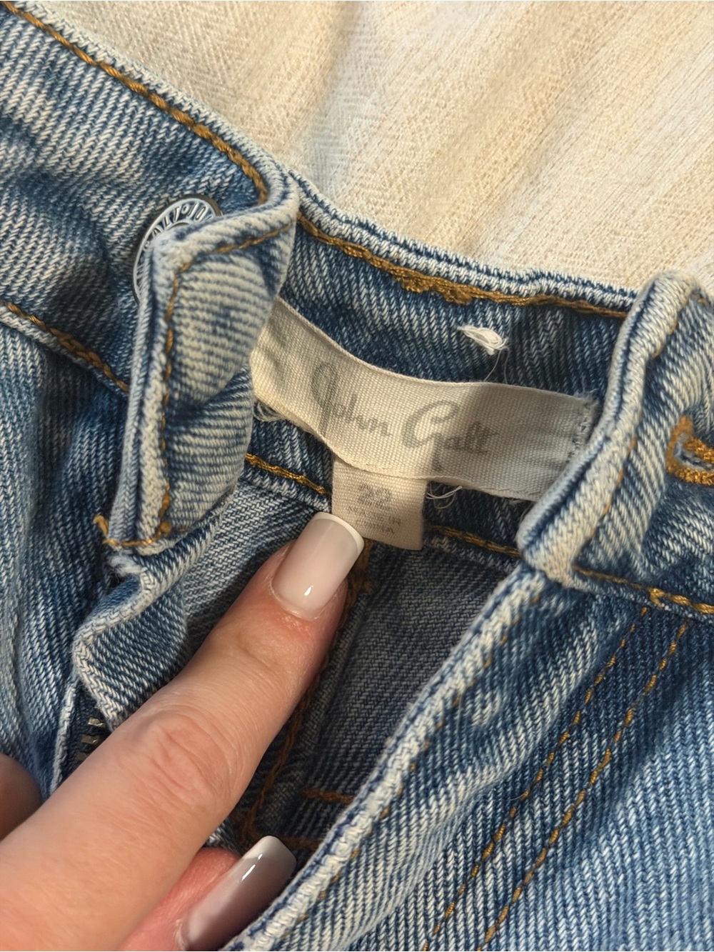 Silver Jeans Light Wash High-Rise Denim Shorts - Picture 3 of 3